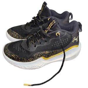 Under Armour Women's Flow Breakthru 2 basketball shoes black gold (size 6.5)